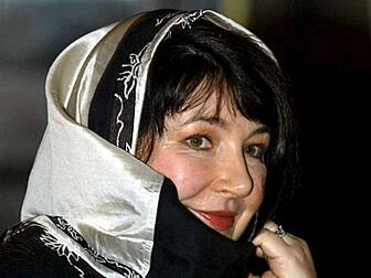 Kate Bush comeback delights fa...